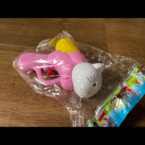 HELLO KITTY-NWT Character Water Shooter - Picture 6 of 7